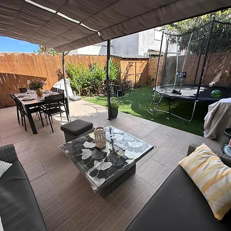別荘 Maison Avec 3 Climatisee A エーグ・モルト