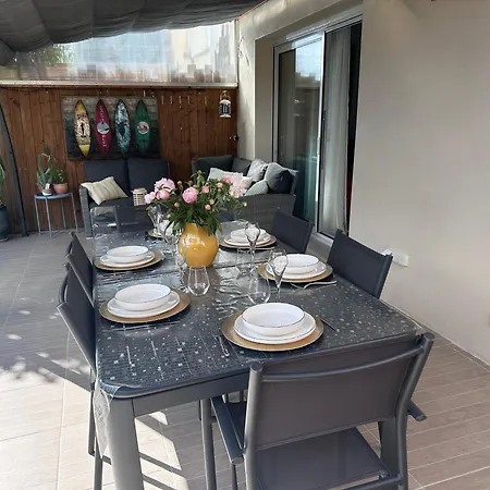 Maison Avec 3 Climatisée à Hébergement de vacances *