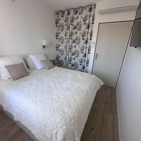 Maison Avec 3 Climatisee A 別荘 エーグ・モルト