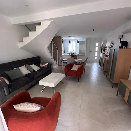 Maison Avec 3 Climatisee A *
