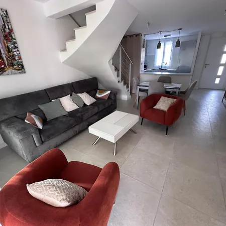 Hébergement de vacances Maison Avec 3 Climatisée à