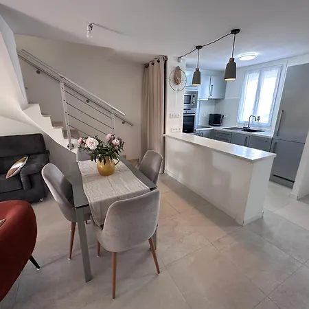 Maison Avec 3 Climatisée à