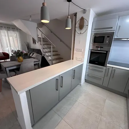 Maison Avec 3 Climatisée à