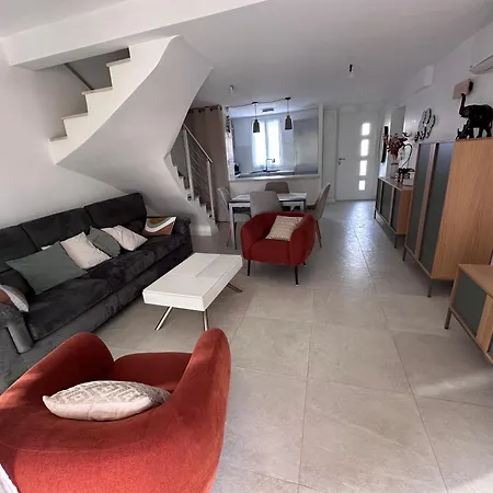 Maison Avec 3 Climatisée à * Aigues-Mortes