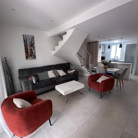 Maison Avec 3 Climatisée à * Aigues-Mortes