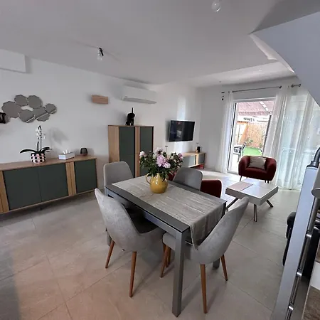 Maison Avec 3 Climatisée à Hébergement de vacances