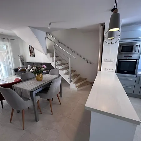 Hébergement de vacances Maison Avec 3 Climatisée à Aigues-Mortes