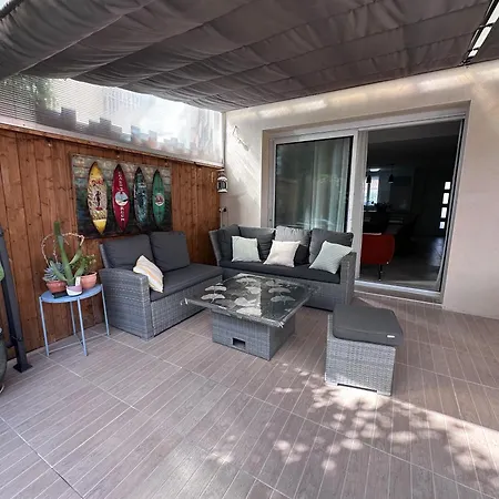 Maison Avec 3 Climatisee A エーグ・モルト
